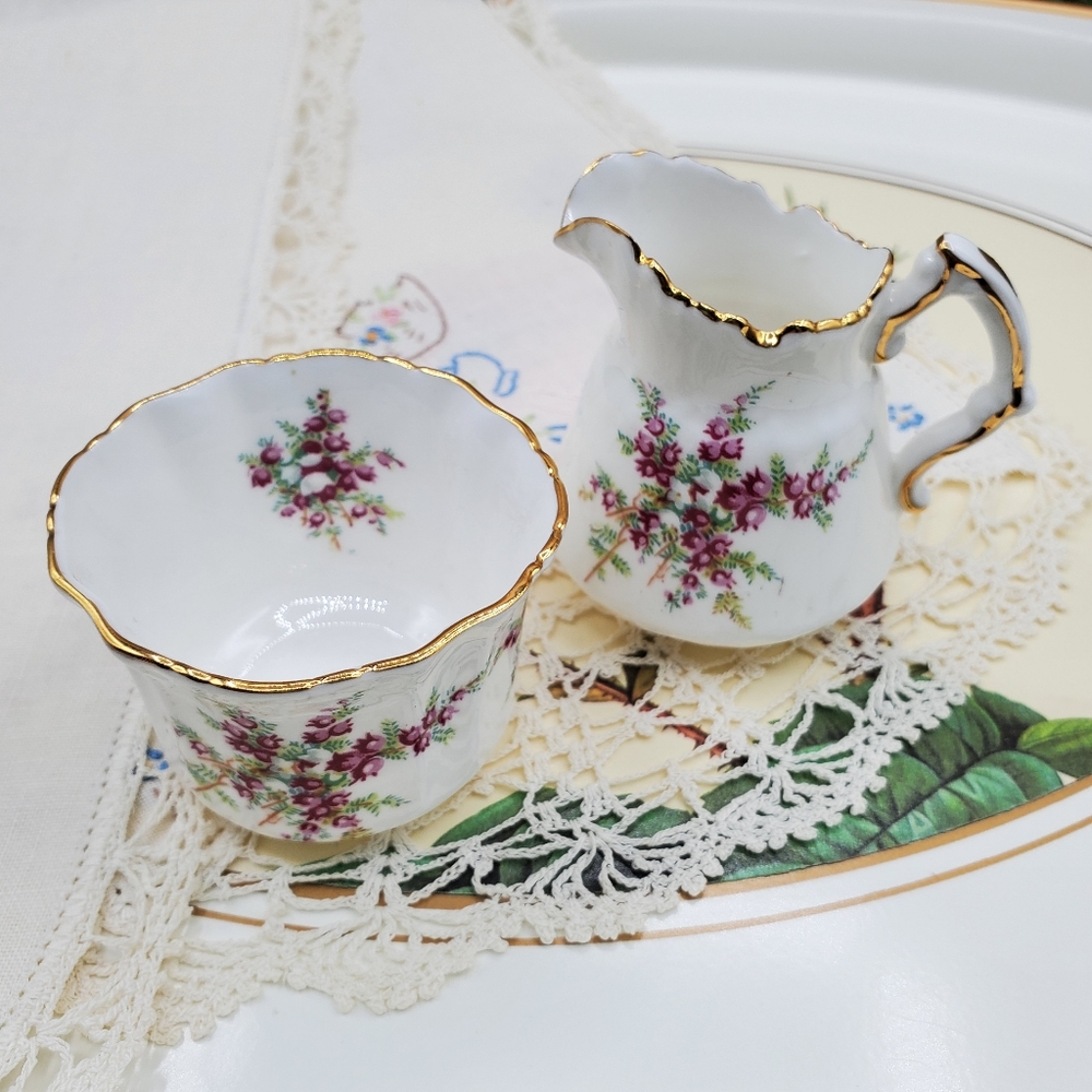 Vtg 1960s Hammersley miniature Victorian Gold Trim Creamer and Sugar bowl